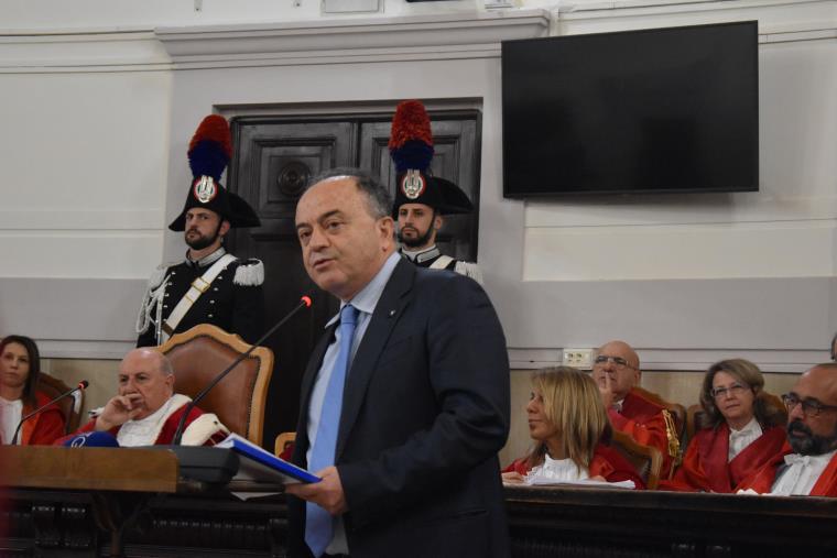 images Coronavirus. Il procuratore Gratteri: "Le cosche di 'ndrangheta sono interessate al denaro e non alle app"