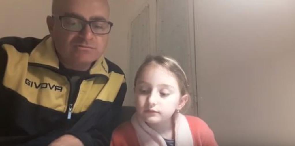 images #iorestoacasa. Tornano a salutarci papà Nicola e la figlia Angela 