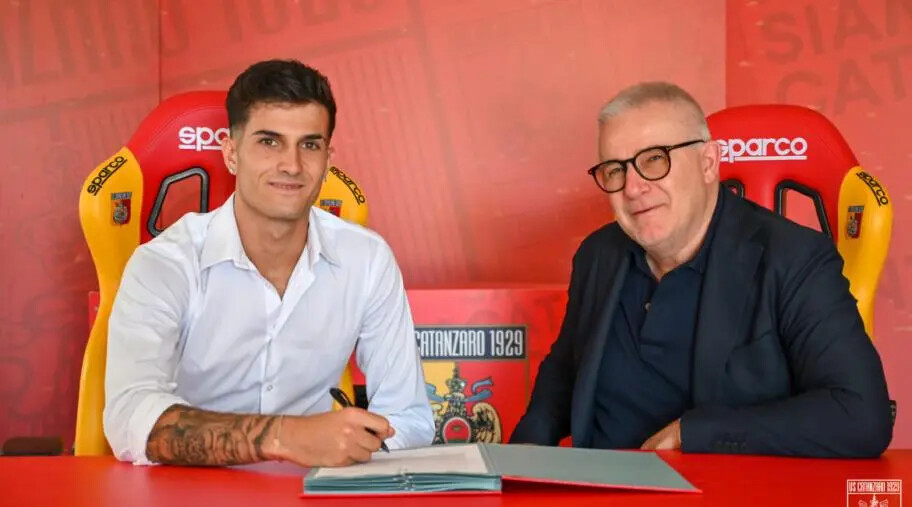 images  Calcio: Catanzaro, dopo Krastev arriva Oliveri dall'Atalanta 