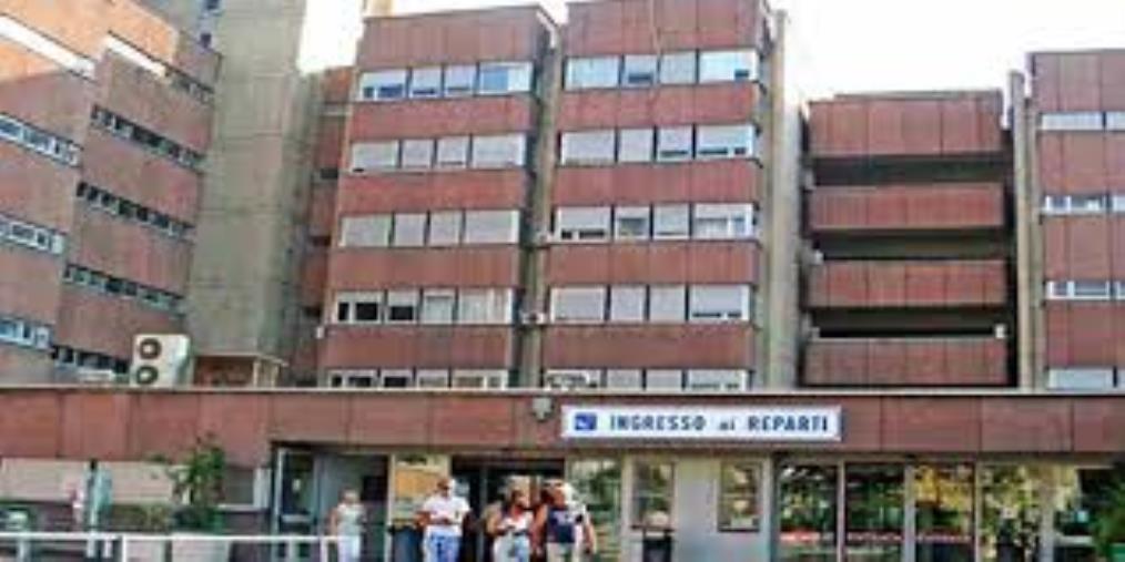 Accoltellato un infermiere all’ospedale di Reggio, arrestato il paziente che lo ha aggredito images Accoltellato un infermiere all’ospedale di Reggio, arrestato il paziente che lo ha aggredito