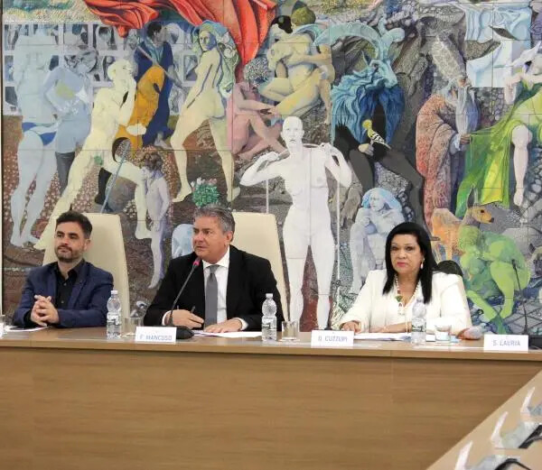 Insediato in Consiglio Regionale l'Osservatorio contro le discriminazioni nei luoghi di lavoro"
images Insediato in Consiglio Regionale l'Osservatorio contro le discriminazioni nei luoghi di lavoro"