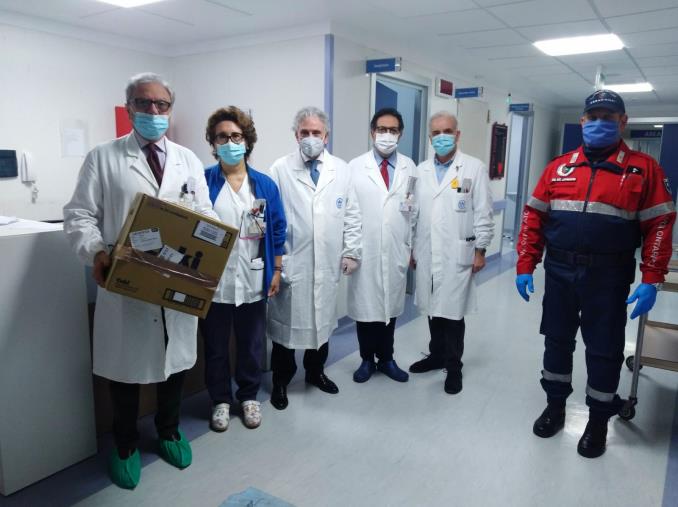 images Coronavirus. L'associazione nazionale Carabinieri, sezione “Arruzzo” di Catanzaro, ha donato mascherine al Pugliese-Ciaccio