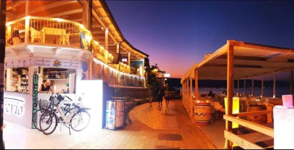 Movida a Soverato, il titolare del locale 'Da Saverio': "Vicinanza ai carabinieri aggrediti, ma il fatto è avvenuto sulla pubblica via" images Movida a Soverato, il titolare del locale 'Da Saverio': "Vicinanza ai carabinieri aggrediti, ma il fatto è avvenuto sulla pubblica via"