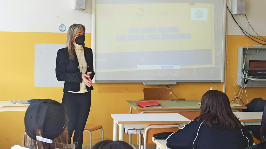 La guerra come nessuno l'hai mai raccontata: tante emozioni al "De Nobili" di Catanzaro con il Servizio Civile del CSV images La guerra come nessuno l'hai mai raccontata: tante emozioni al "De Nobili" di Catanzaro con il Servizio Civile del CSV