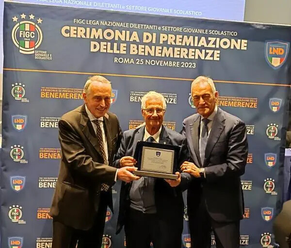 Premio speciale alla Carriera dalla Figc per Nino Cosentino images Premio speciale alla Carriera dalla Figc per Nino Cosentino