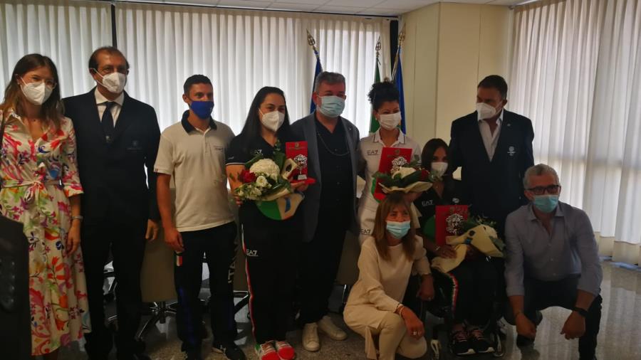 images “Fiera e orgogliosa, la Calabria saluta le sue campionesse": Le atlete Anna Barbaro, Enza Petrilli e Raffaella Battaglia ricevute a palazzo Campanella