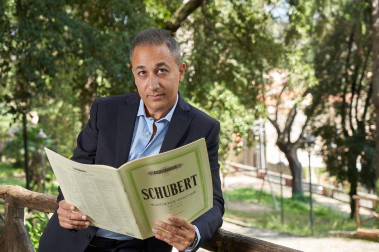 images Catanzaro, l'Associazione Amici della Musica presenta il pianista cosentino Paolo Manfredi

 