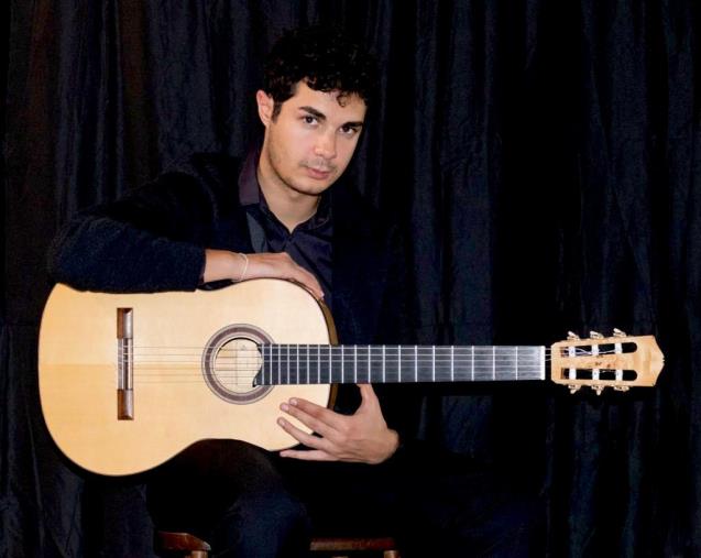 images AMA Calabria, recital del chitarrista Marco Orlando Pellicori all’antico granaio di Roseto Capospulico