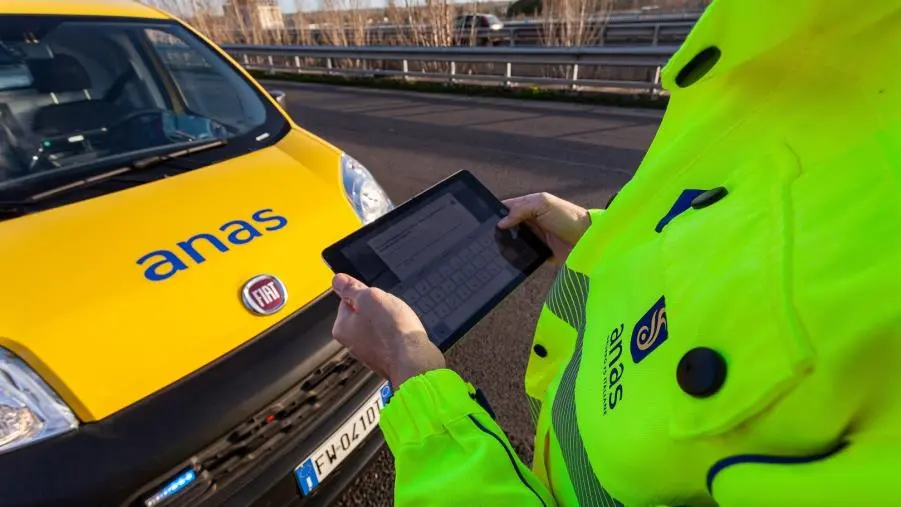 Calabria, Anas e comune di Cirò insieme per la pulizia della statale 106: raccolti oltre 70 quintali di rifiuti e installato un sistema di videosorveglianza