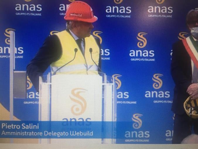 Posata la prima pietra del terzo megalotto della Statale 106, previsti 1500 posti di lavoro. L'opera costerà 890 milioni di euro (VIDEO) images Posata la prima pietra del terzo megalotto della Statale 106, previsti 1500 posti di lavoro. L'opera costerà 890 milioni di euro (VIDEO)