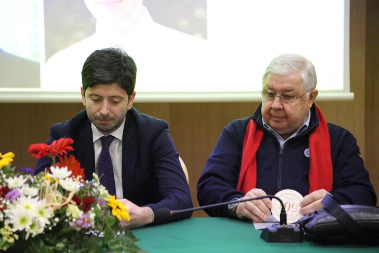 Esposizione dell'uniforme dei Corazzieri e dell'effigie Virgo Fidelis a Crotone per la Festa delle Forze Armate images Esposizione dell'uniforme dei Corazzieri e dell'effigie Virgo Fidelis a Crotone per la Festa delle Forze Armate