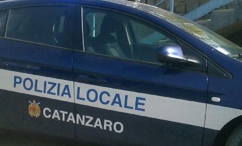 images Divieto di sosta con rimozione in via A. Greco e regole su stalli commerciali durante le partite dell’U.S. Catanzaro