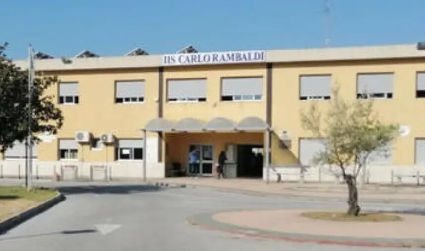 Dimensionamento scolastico, no del Consiglio d’istituto del Polo Tecnologico “Rambaldi” di Lamezia Terme images Dimensionamento scolastico, no del Consiglio d’istituto del Polo Tecnologico “Rambaldi” di Lamezia Terme
