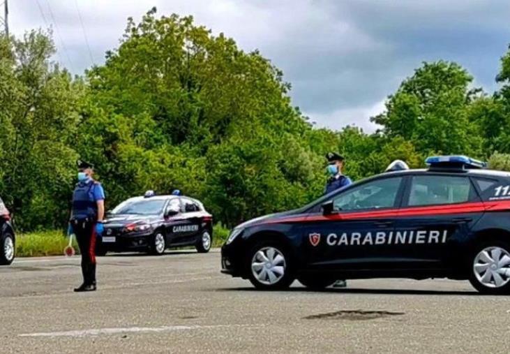 Corigliano Rossano. Tenta di sfuggire ai carabinieri su un'auto rubata: denunciato un ventiduenne senza patente images Corigliano Rossano. Tenta di sfuggire ai carabinieri su un'auto rubata: denunciato un ventiduenne senza patente