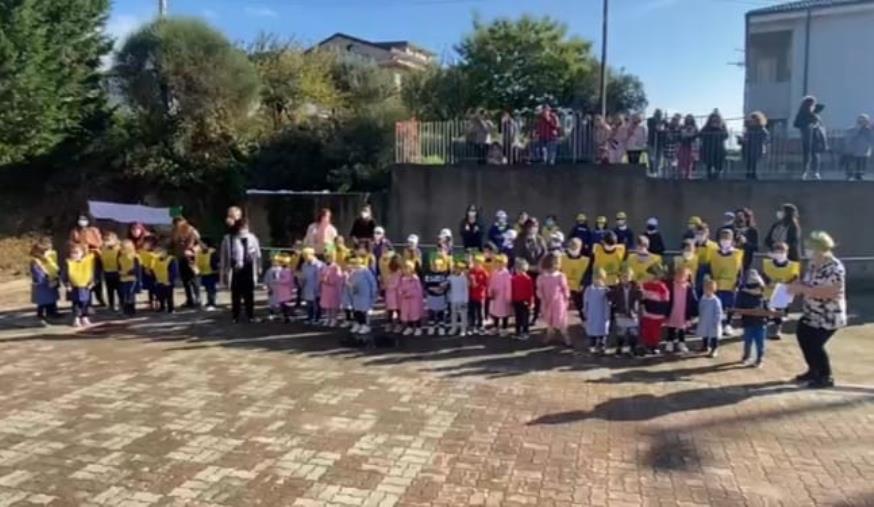 L'Istituto comprensivo “G. Guzzo” di Tiriolo mostra il suo lato green celebrando la "Festa dell'albero" images L'Istituto comprensivo “G. Guzzo” di Tiriolo mostra il suo lato green celebrando la "Festa dell'albero"