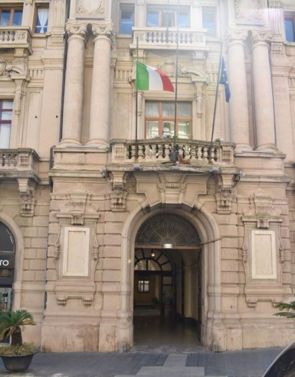 images Telecontact, in Prefettura a Catanzaro incontro tra sindacati e sottosegretario Sbarra