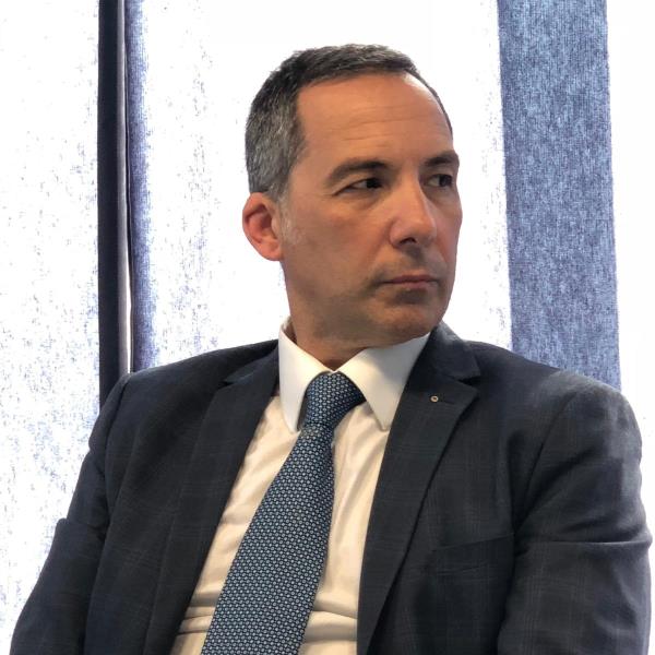 Chirillo (Confesercenti Catanzaro): "La Regione potrebbe investire subito 800 milioni di euro per rilanciare l'economia"
images Chirillo (Confesercenti Catanzaro): "La Regione potrebbe investire subito 800 milioni di euro per rilanciare l'economia"