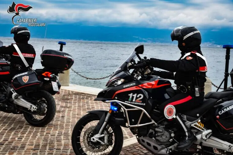 Reggio, spintona una donna e le ruba l'auto: arrestato il giovane rapinatore images Reggio, spintona una donna e le ruba l'auto: arrestato il giovane rapinatore