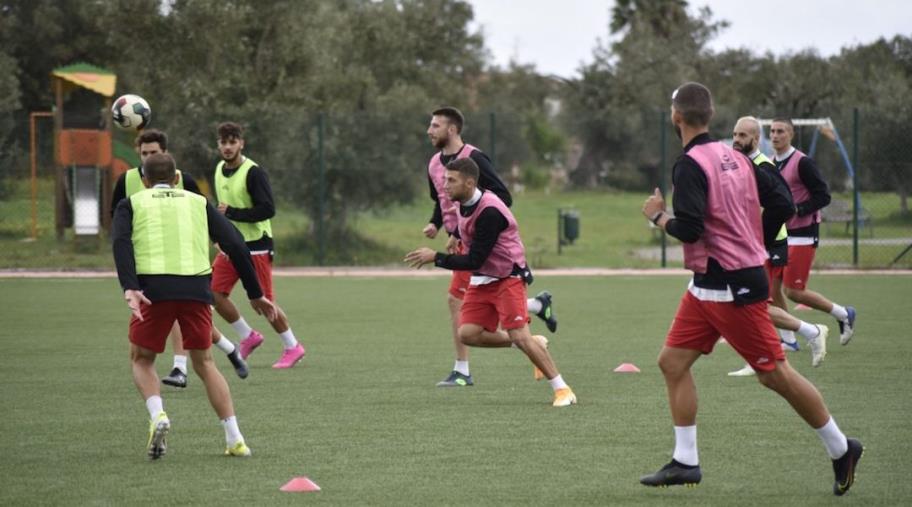 Us Catanzaro 1929, possesso palla e fase offensiva in vista del Messina. Addio a Gino Maldera, difensore dell'epoca d'oro images Us Catanzaro 1929, possesso palla e fase offensiva in vista del Messina. Addio a Gino Maldera, difensore dell'epoca d'oro