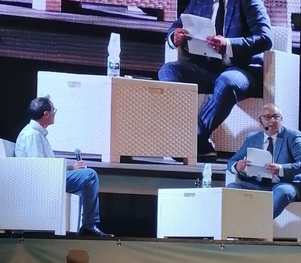 A Giuseppe Raiola il “Premio Aragona” dal Comune di Isola Capo Rizzuto images A Giuseppe Raiola il “Premio Aragona” dal Comune di Isola Capo Rizzuto