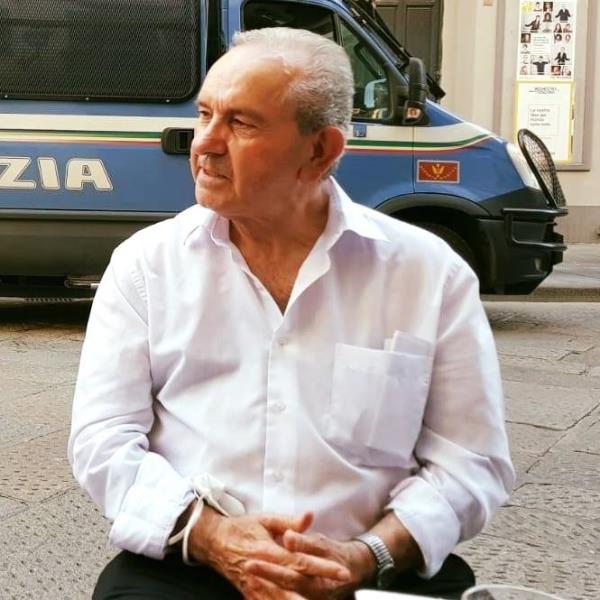 "Delirio complottista", pm e gip fermano il medico no vax Petrella. Ai pazienti: "In ospedale uccidono" images "Delirio complottista", pm e gip fermano il medico no vax Petrella. Ai pazienti: "In ospedale uccidono"