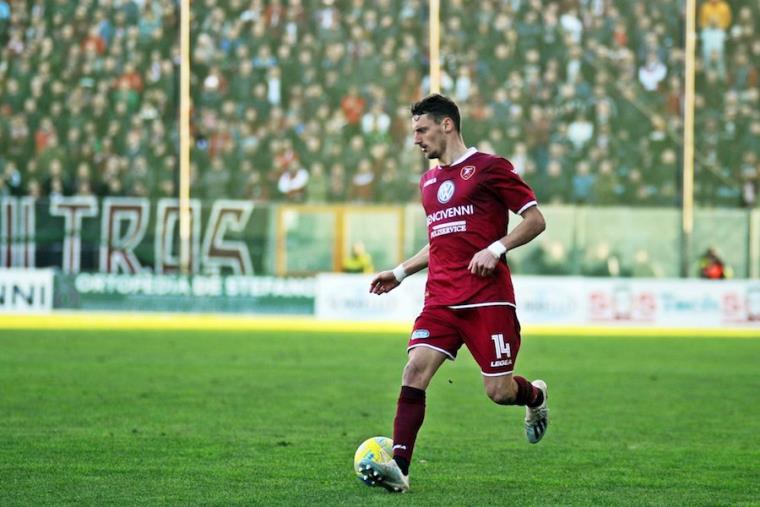 images Us Catanzaro 1929, trattative avanzate per Fella e Rolando, a breve l'arrivo di Legittimo