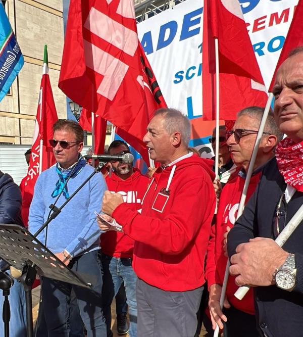 images Sciopero generale, CGIL e UIL nelle piazze di Cosenza e Reggio
