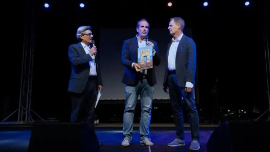 “I bambini del Benin vivono di pietre”, Valerio Giacoia vince il Premio giornalistico “Cristiana Matano” images “I bambini del Benin vivono di pietre”, Valerio Giacoia vince il Premio giornalistico “Cristiana Matano”