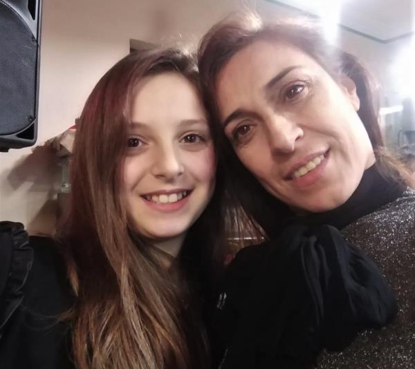 images Giochi di quarantena sul prato di margherite (Video)