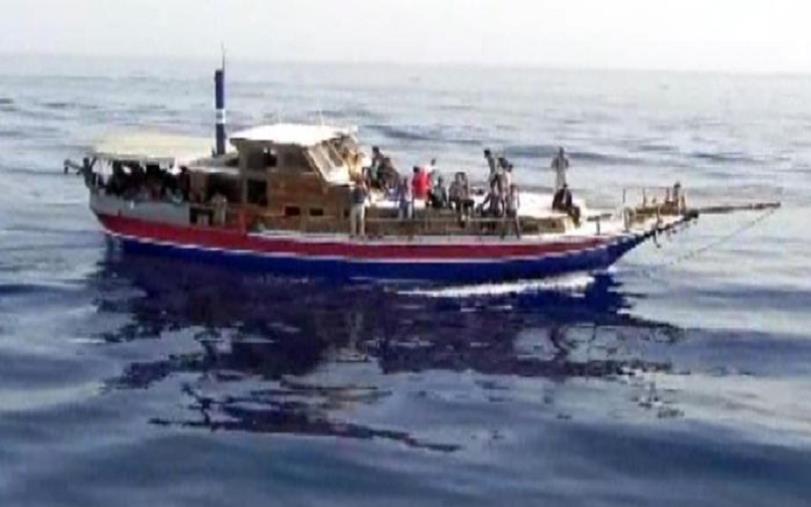 Migranti, a Crotone il relitto di uno sbarco diventa monumento all'accoglienza images Migranti, a Crotone il relitto di uno sbarco diventa monumento all'accoglienza