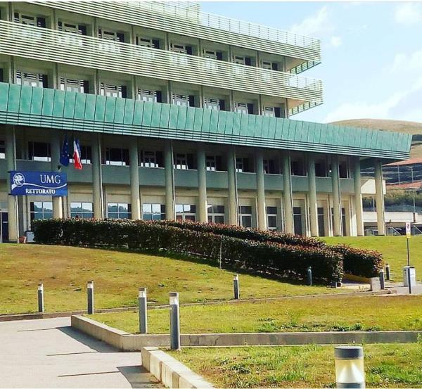 images Catanzaro. Cardiochirurgia tra passato e futuro: domani la conferenza stampa