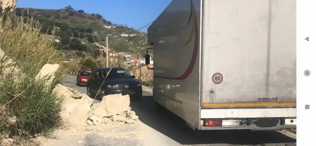 L'allarme del vicesindaco di Fiumara per le condizioni della Sp 6 images L'allarme del vicesindaco di Fiumara per le condizioni della Sp 6