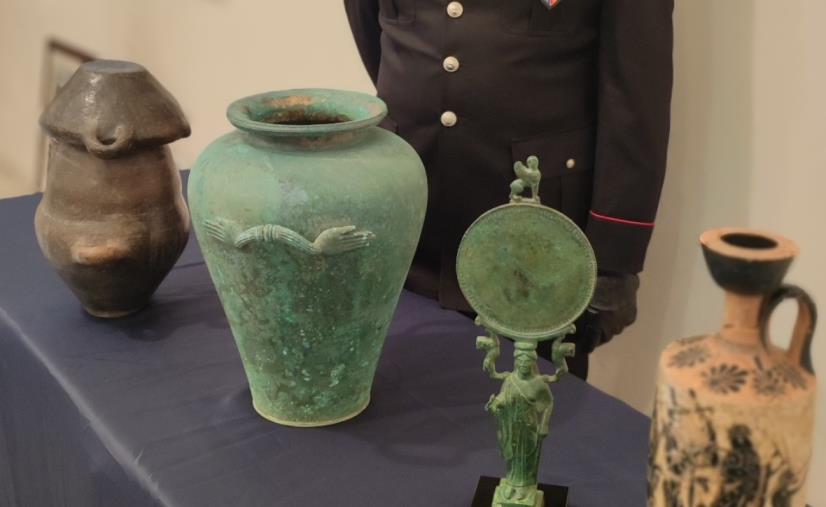 images Crotone, preziosi reperti archeologici restituiti allo Stato grazie all'indagine "Achei"