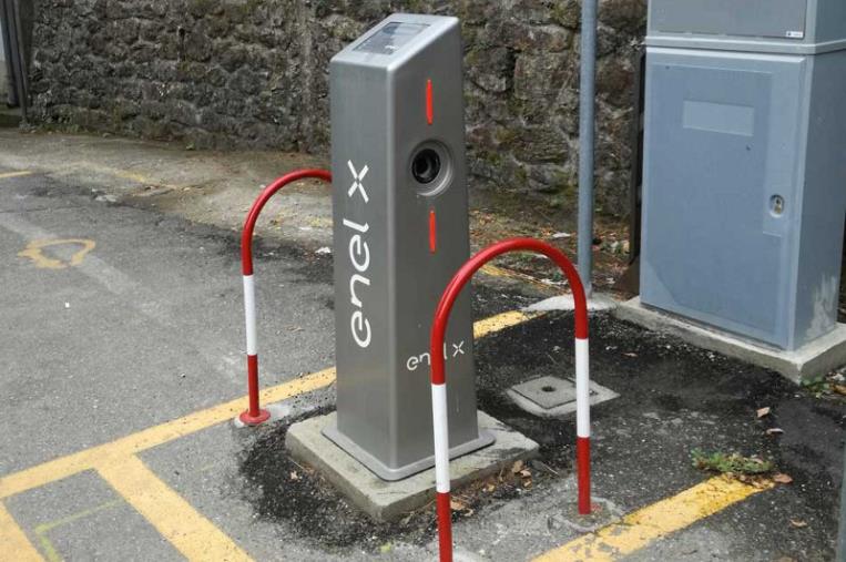 Miglierina punta sulla mobilità sostenibile: sei colonnine per la ricarica elettrica images Miglierina punta sulla mobilità sostenibile: sei colonnine per la ricarica elettrica