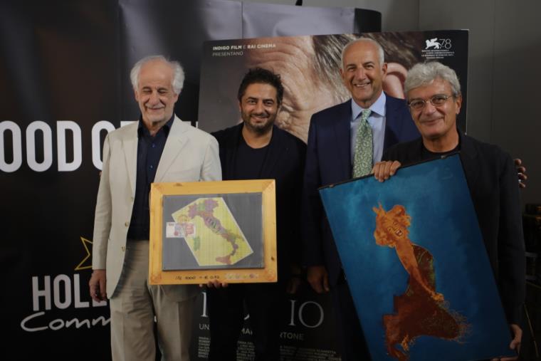 images Il Premio Fondazione Mimmo Rotella consegnato a Mario Martone e Toni Servillo per “Qui rido io”