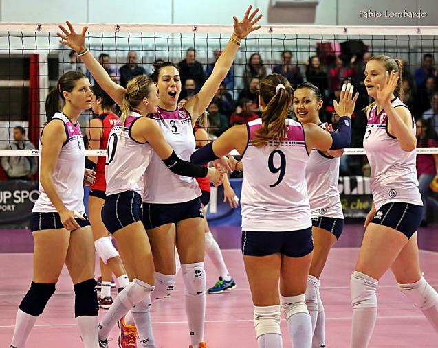 Volley A2 Femminile, Soverato vince ancora: 3-2 col Sassuolo al Palascoppa images Volley A2 Femminile, Soverato vince ancora: 3-2 col Sassuolo al Palascoppa