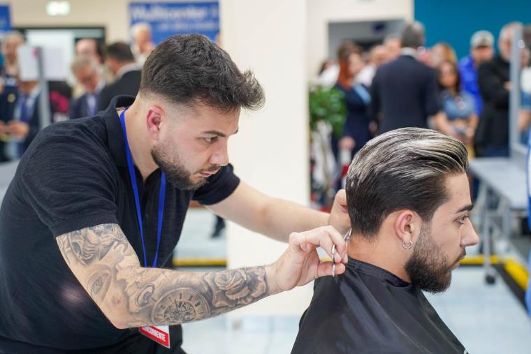 È lametino il barbiere più talentuso d'Italia: Marcello Spizzirri vince il 64° campionato Anam images È lametino il barbiere più talentuso d'Italia: Marcello Spizzirri vince il 64° campionato Anam