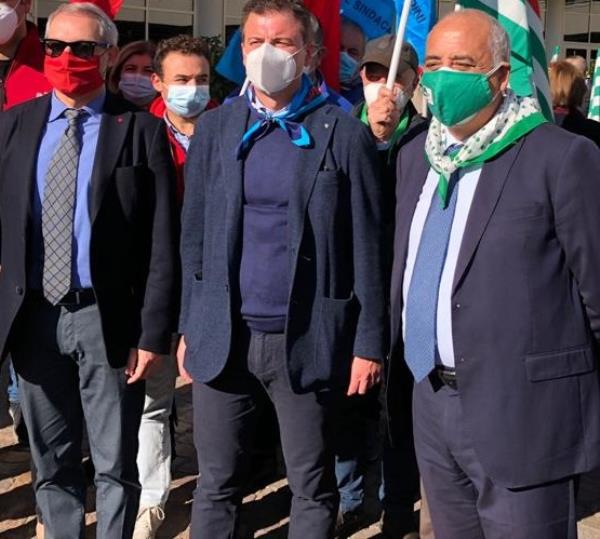 images Cgil, Cisl, e Uil: "Sul precariato la politica smetta di fare populismo da campagna elettorale e di perpetuare sudditanze"