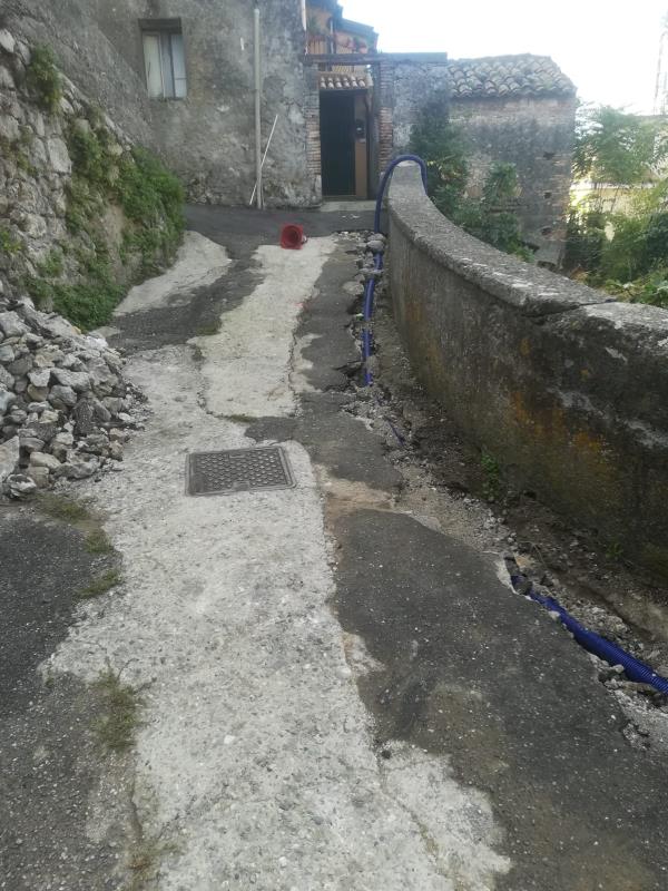 Malumori dei residenti di via San Francesco d'Assisi a Gagliano: "La strada è un rattoppo di asfalto" (FOTO) images Malumori dei residenti di via San Francesco d'Assisi a Gagliano: "La strada è un rattoppo di asfalto" (FOTO)