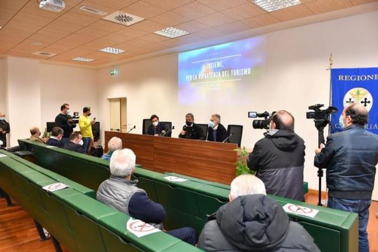 images Turismo. Vertice in Regione tra politica e gli operatori del settore (FOTO E VIDEO)