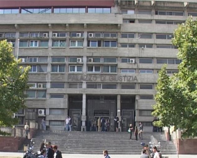 images Comunali e referendum: decine di auto in fila per la consegna dei plichi a Cosenza