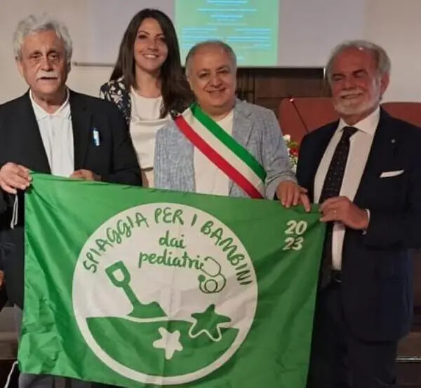 La spiaggia di Squillace conferma la bandiera verde images La spiaggia di Squillace conferma la bandiera verde