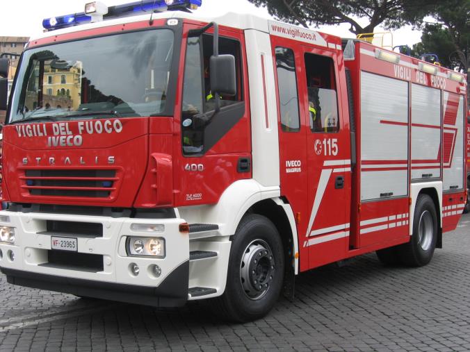 Rogo in un appartamento a Vibo Valentia, i vigili del fuoco salvano due persone  images Rogo in un appartamento a Vibo Valentia, i vigili del fuoco salvano due persone