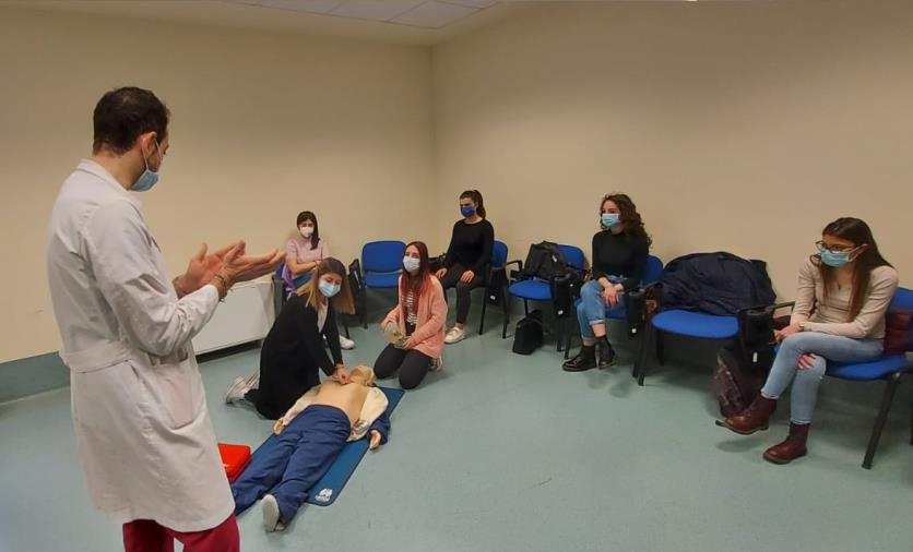 UMG: ripartono le attività in presenza per l’ultimo anno di Medicina e Infermieristica images UMG: ripartono le attività in presenza per l’ultimo anno di Medicina e Infermieristica