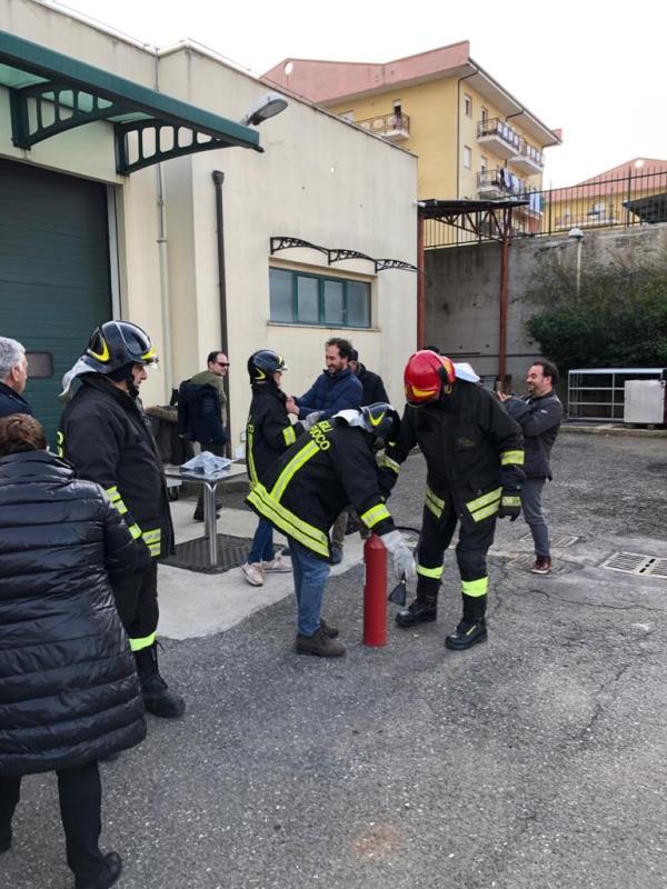 Concluso il corso di formazione antincendio e gestione delle emergenze nei luoghi di lavoro al comando dei Vigili del fuoco di Vibo images Concluso il corso di formazione antincendio e gestione delle emergenze nei luoghi di lavoro al comando dei Vigili del fuoco di Vibo