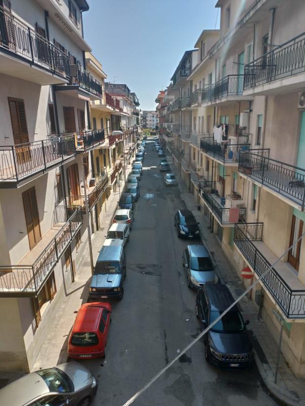 Coronavirus. Melito Porto Salvo è Comune blindato, ma i cittadini sono senza protezione. Sale la tensione: "Come facciamo a vivere?" images Coronavirus. Melito Porto Salvo è Comune blindato, ma i cittadini sono senza protezione. Sale la tensione: "Come facciamo a vivere?"