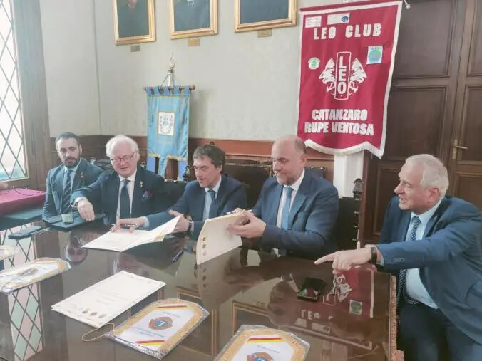 Sviluppo territoriale, a Catanzaro siglato il protocollo tra Lions ed Unpli
images Sviluppo territoriale, a Catanzaro siglato il protocollo tra Lions ed Unpli