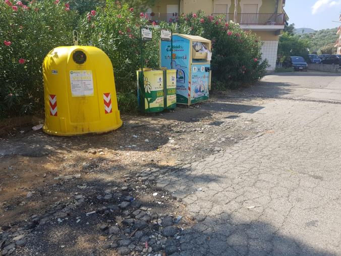 Lamezia Terme, in via dei Mille si ribaltano due auto: conducenti illesi images Lamezia Terme, in via dei Mille si ribaltano due auto: conducenti illesi