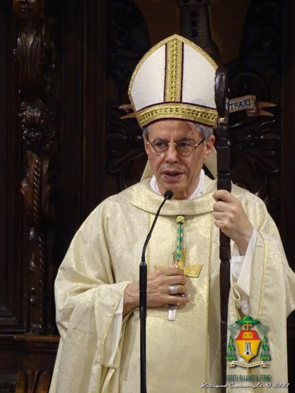 Natale 2021. Gli auguri del vescovo di Lamezia alla comunità: "Gioia, luce e ascolto per un cammino che si apre" images Natale 2021. Gli auguri del vescovo di Lamezia alla comunità: "Gioia, luce e ascolto per un cammino che si apre"