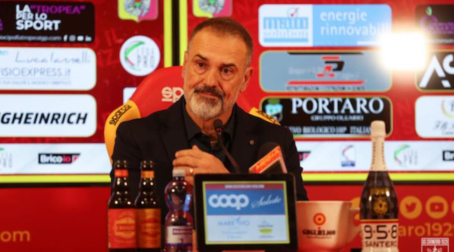 Vivarini prima di Foggia: "Guardare solo a noi stessi e fare risultato in questa gara" images Vivarini prima di Foggia: "Guardare solo a noi stessi e fare risultato in questa gara"